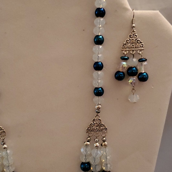 Frosty Bib - Picture 2 of 3